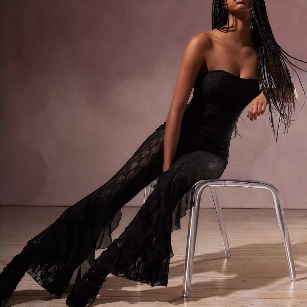 Kimchi Blue Black Lace Strapless Jumpsuit Ruffle Flare Pants Large